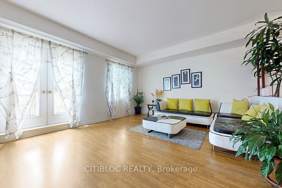 3029 Finch Avenue W 13, Toronto, ON M9M 0A2 – photo 2