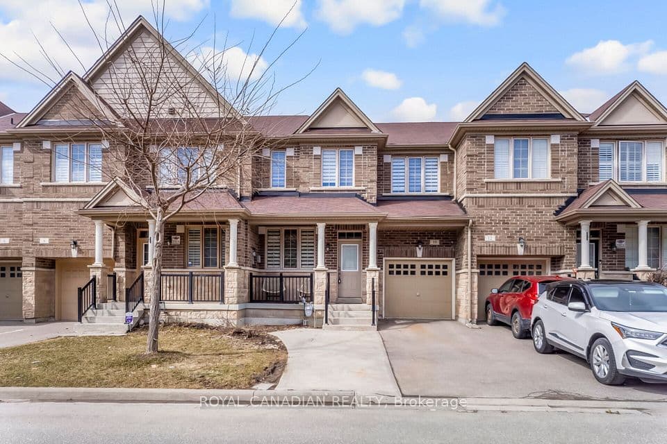 10 Yellowknife Road, Brampton, ON L6R 3X3 – main photo