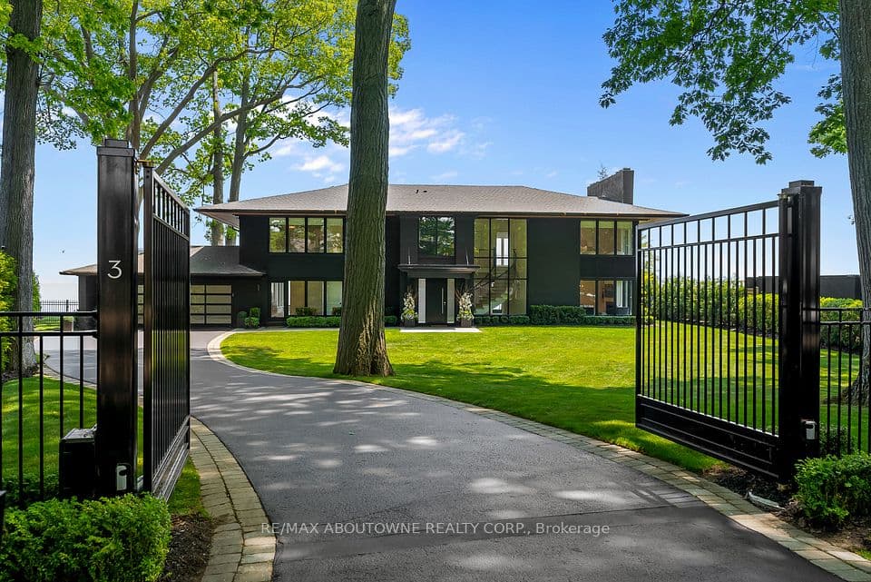 3 Ennisclare Drive, Oakville, ON L6J 4N3 – main photo