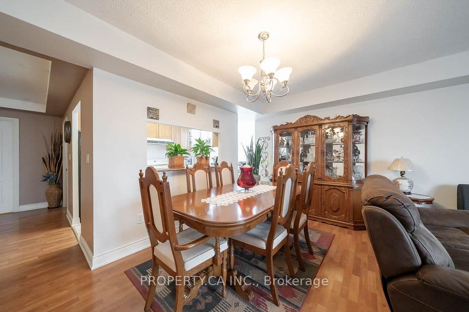 2088 Lawrence Avenue W 609, Toronto, ON M9N 3Z9 – main photo