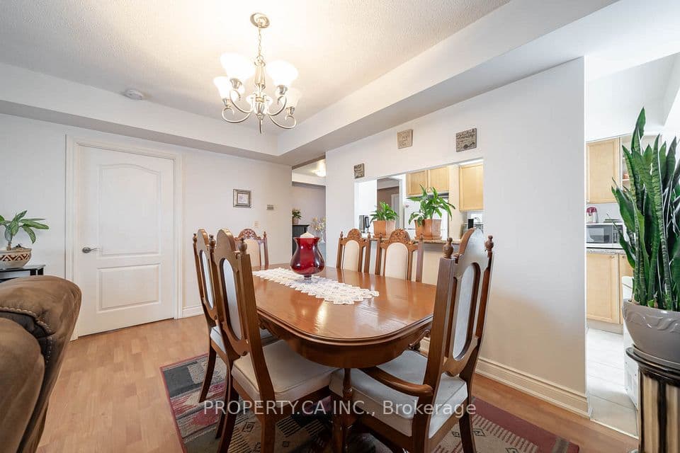 2088 Lawrence Avenue W 609, Toronto, ON M9N 3Z9 – photo 2