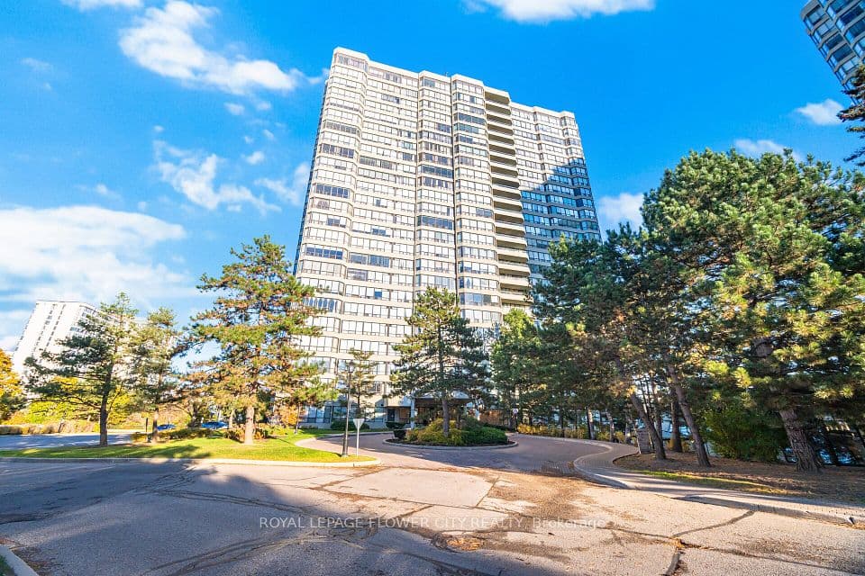 22 Hanover Road 2103, Brampton, ON L6S 5K7 – main photo