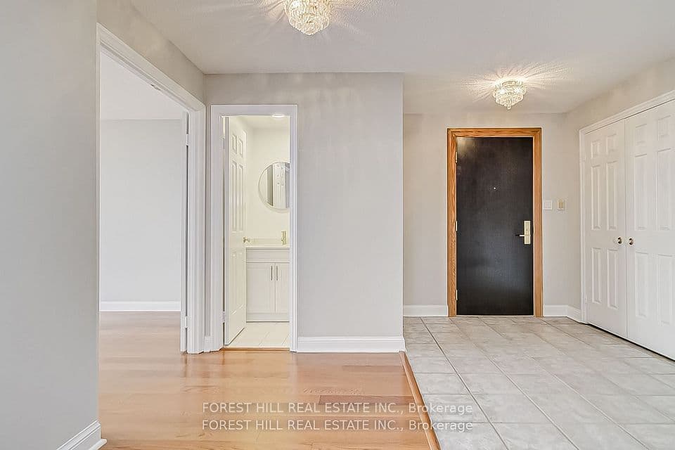 55 Kingsbridge Garden Circle PH7, Mississauga, ON L5R 1Y1 – photo 3