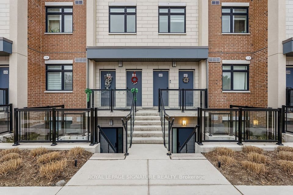 1062 Douglas McCurdy Common 227, Mississauga, ON L5G 0C6 – photo 2