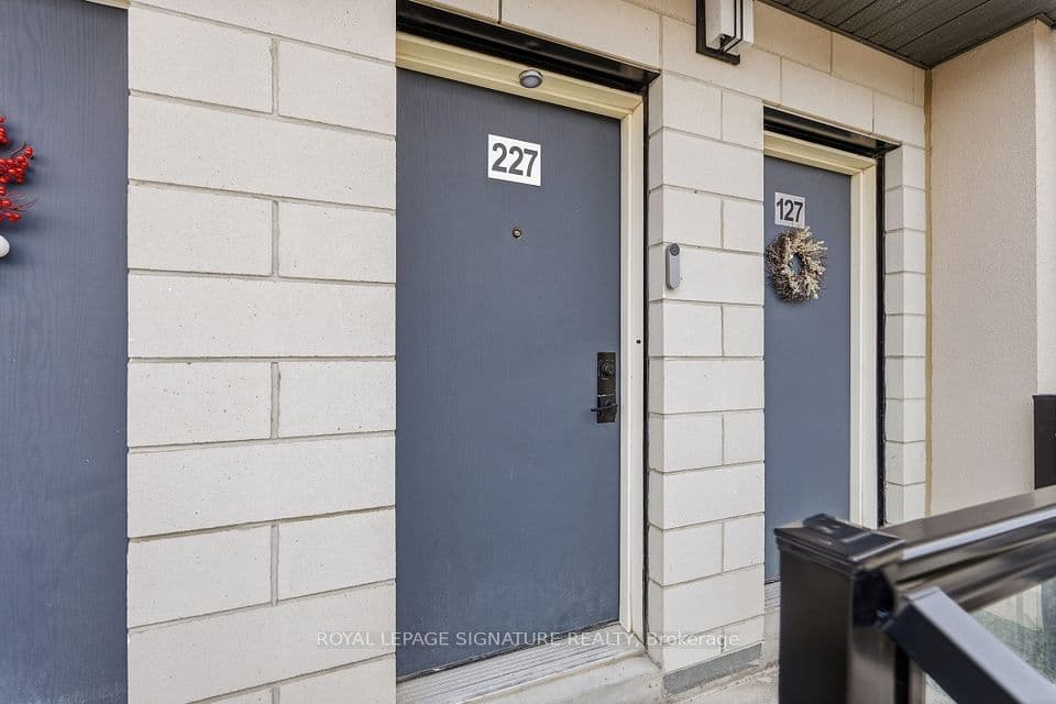 1062 Douglas McCurdy Common 227, Mississauga, ON L5G 0C6 – photo 3