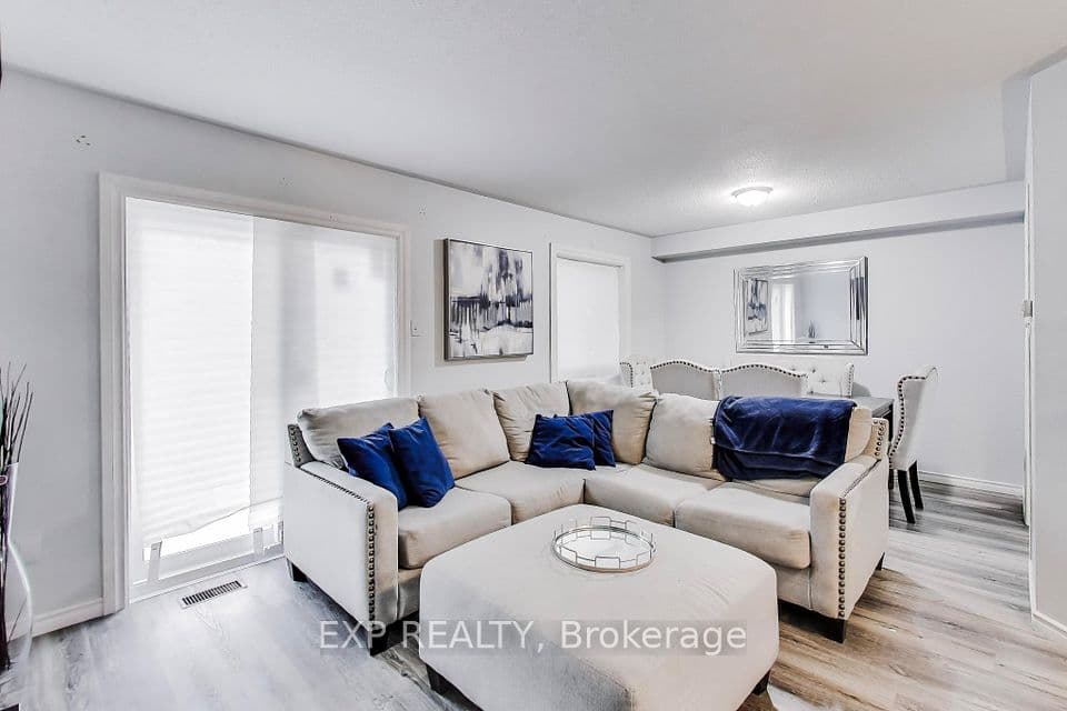 83 Wickstead Court, Brampton, ON L6R 1N8 – photo 2
