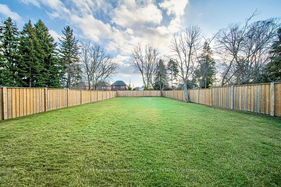 1088 Orchard Road, Mississauga, ON L5E 2N9 – photo 3