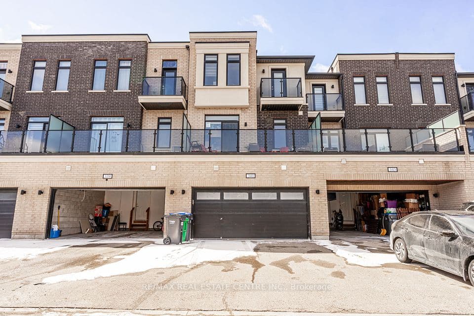341 Veterans Drive, Brampton, ON L7A 0B2 – main photo