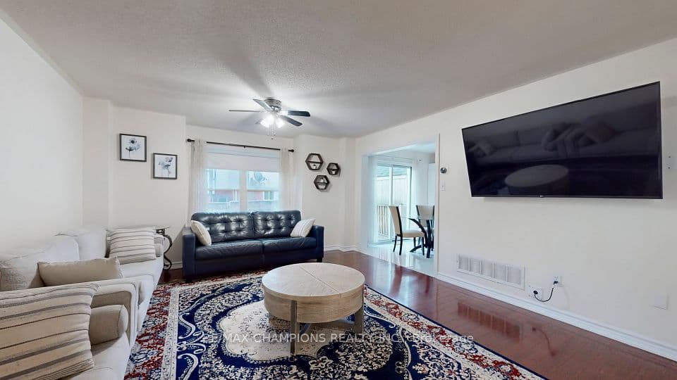 135 Ural Circle, Brampton, ON L6R 1J6 – photo 3