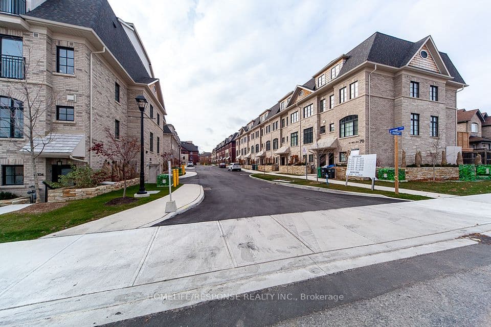 93-150 N JOYMAR Drive N, Mississauga, ON L5M 2P6 – photo 2