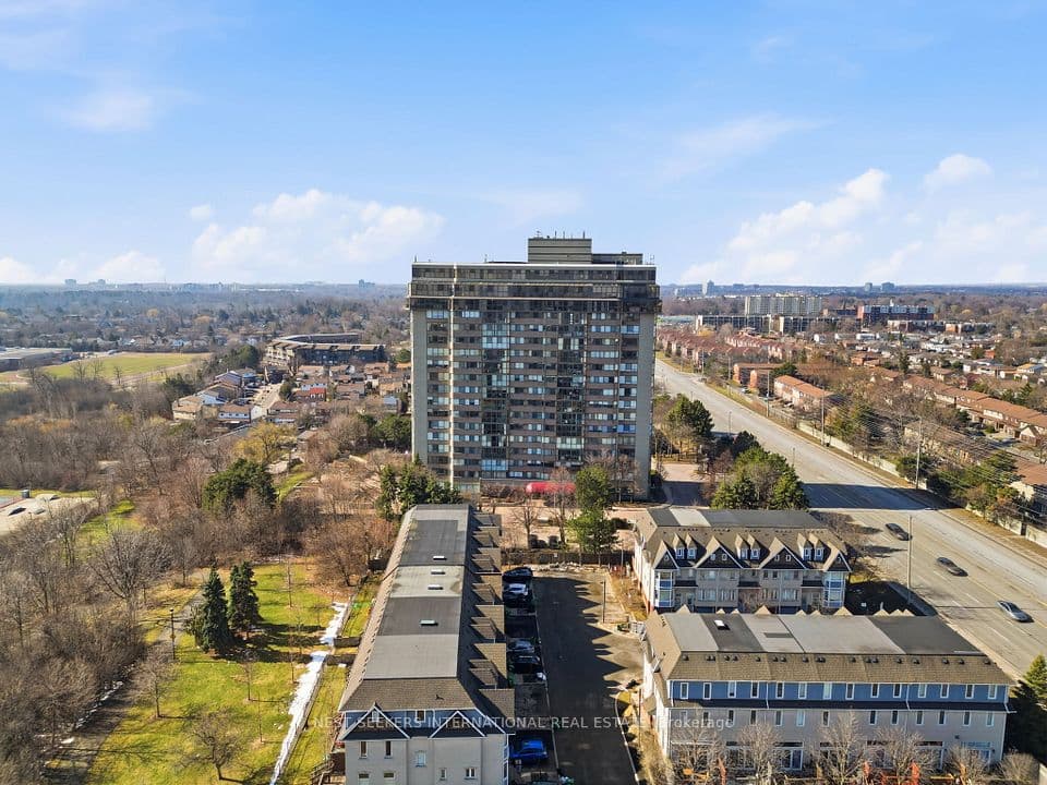 880 Dundas Street W 1604, Mississauga, ON L5C 4H3 – main photo
