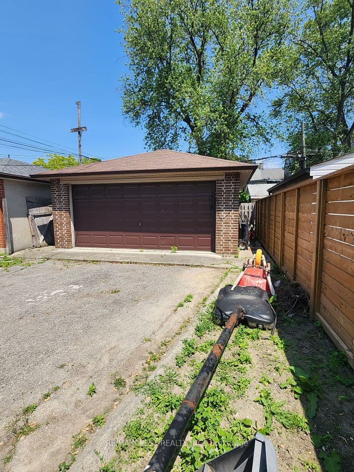 415 Symington Avenue, Toronto, ON M6N 2W4 – photo 2