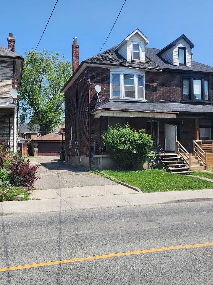 415 Symington Avenue, Toronto, ON M6N 2W4 – main photo