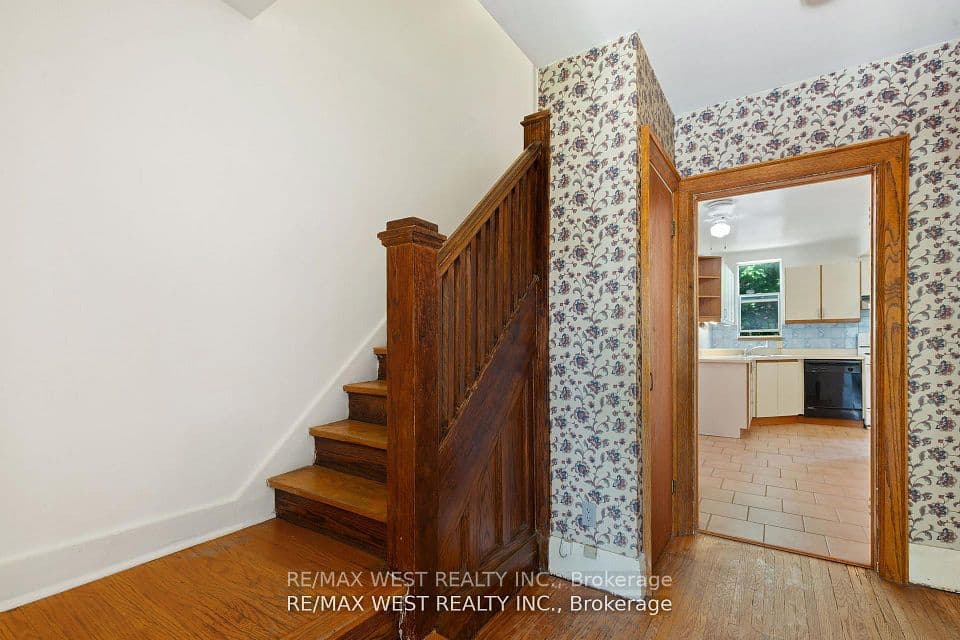 2317 Weston Road, Toronto, ON M9N 1Z7 – photo 2