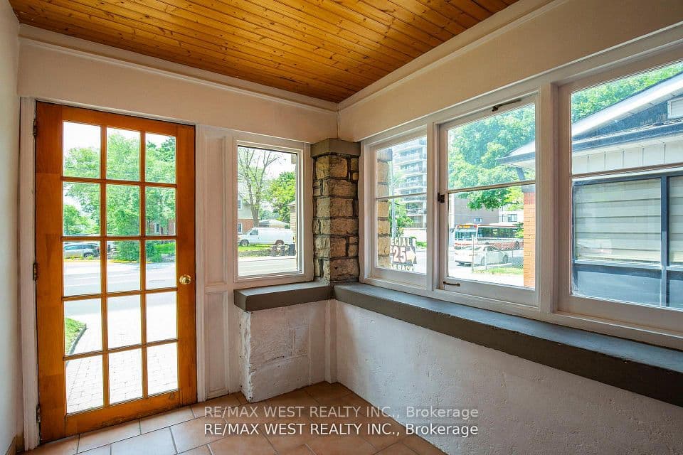 2317 Weston Road, Toronto, ON M9N 1Z7 – photo 3