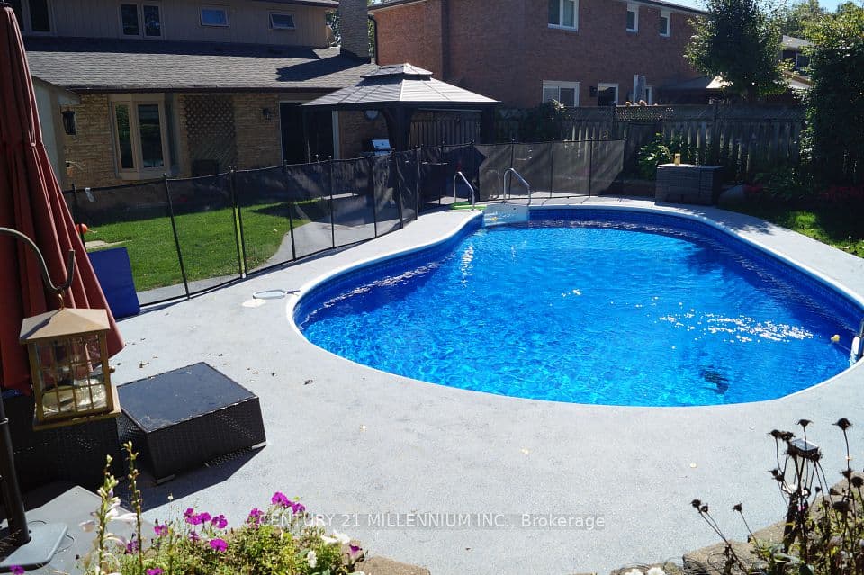 4 Marchmount Crescent, Brampton, ON L6S 2S9 – photo 3