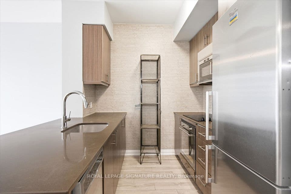 6 Eva Road GL5, Toronto, ON M9C 0B1 – photo 3