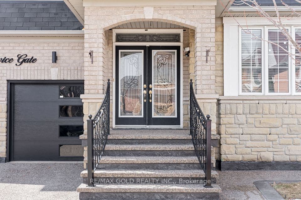 14 Crevice Gate, Brampton, ON L6R 2X5 – photo 3