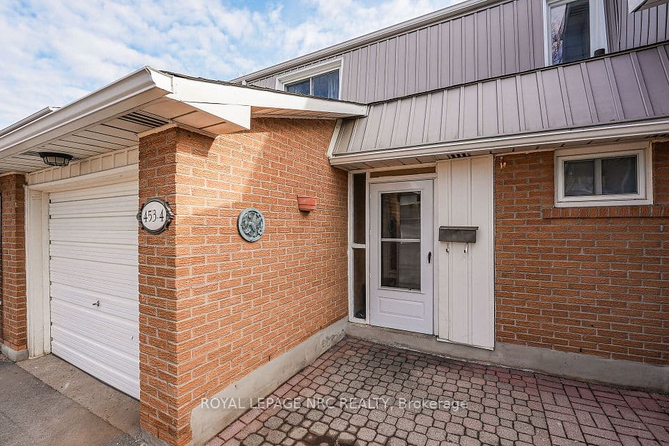 453 Woodview Road 4, Burlington, ON L7N 2Z9 – photo 2