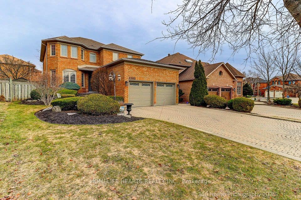 6300 McCracken Drive, Mississauga, ON L5V 1X8 – main photo