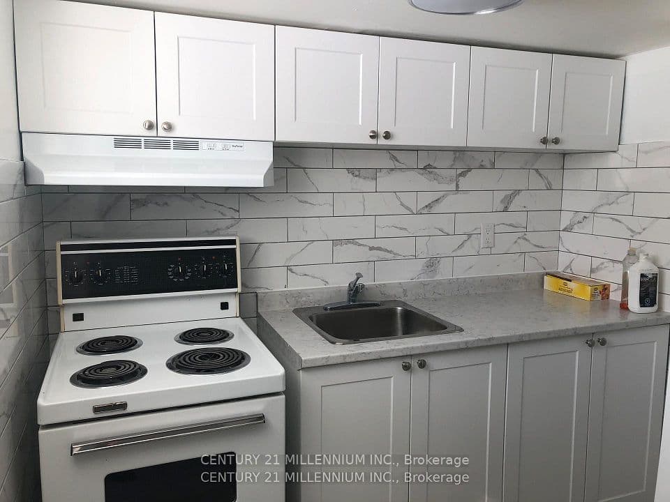 71 Clouston Avenue, Toronto, ON M9N 1A8 – photo 2
