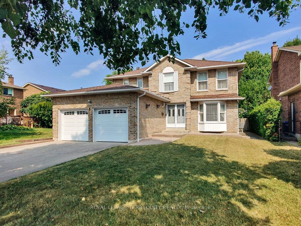4 Mowat Court, Brampton, ON L6Z 3E6 – main photo