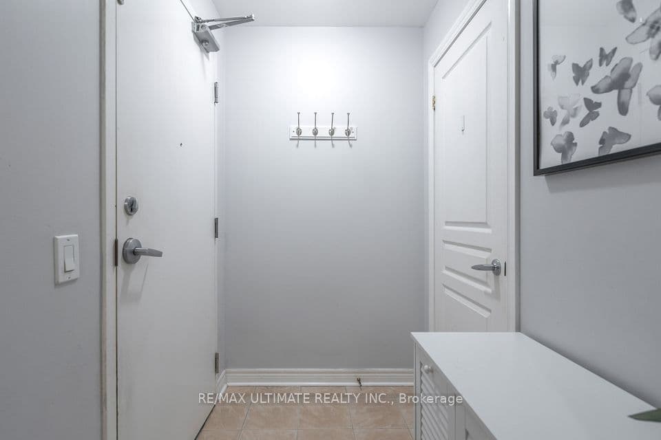 1415 Lawrence Avenue W 406, Toronto, ON M6L 1A9 – photo 2