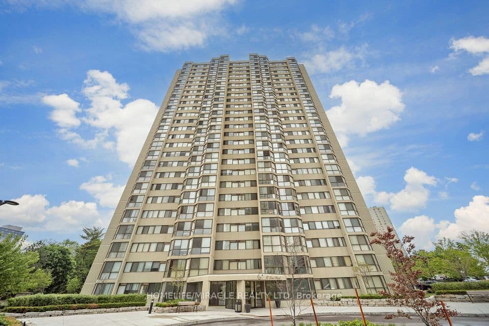 8 Lisa Street 1802, Brampton, ON L6T 4S6 – photo 2