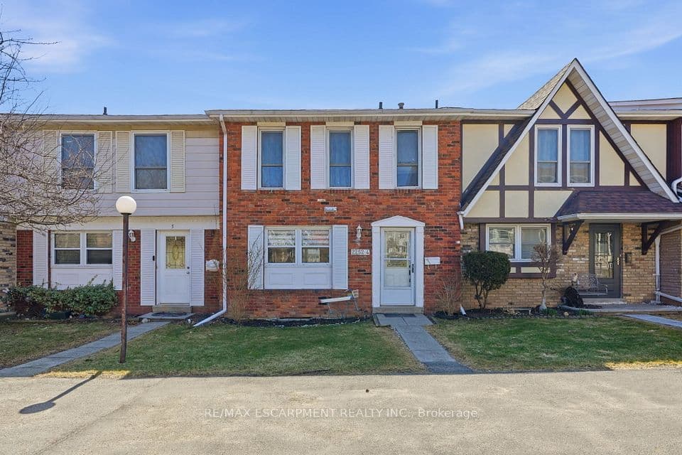2252 Upper Middle Road 4, Burlington, ON L7P 2Z9 – main photo