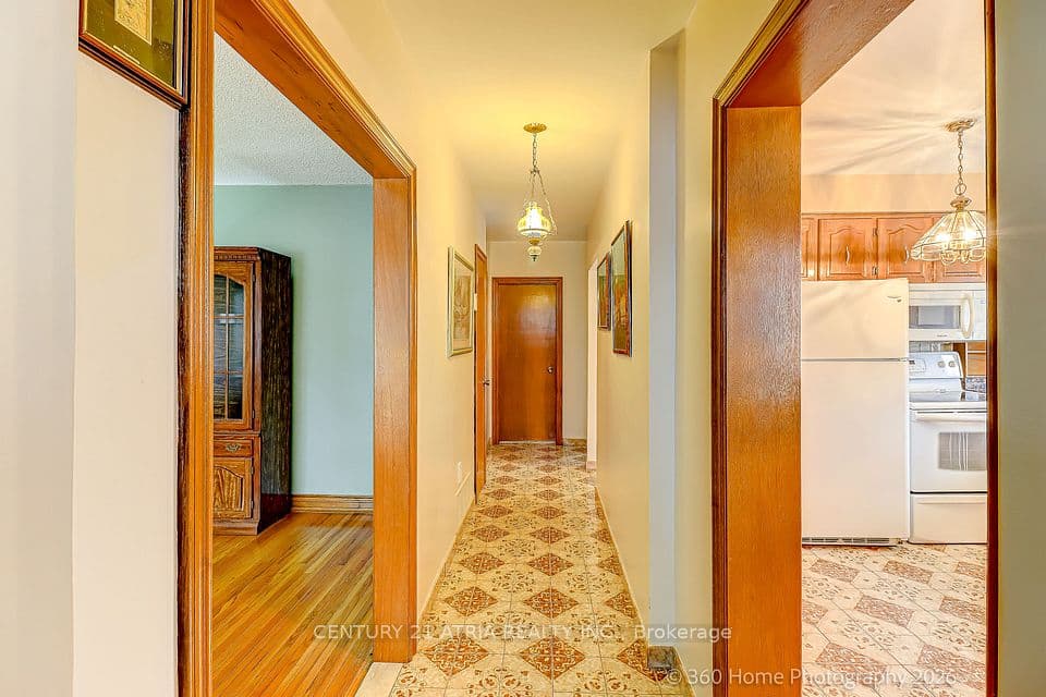 23 Tumpane Street, Toronto, ON M3M 1L5 – photo 3