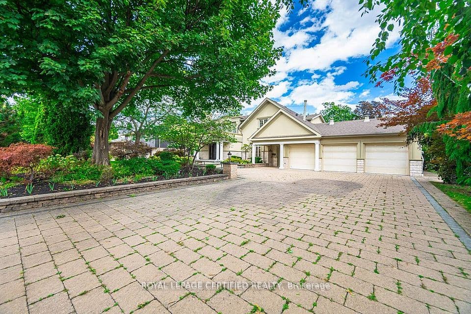 2197 Courrier Lane, Mississauga, ON L5C 1V1 – photo 2