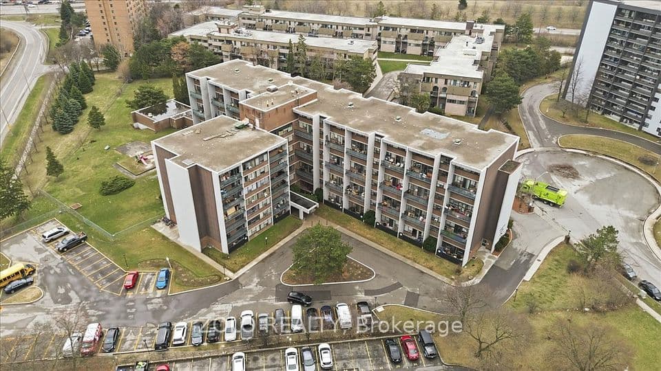 2121 Roche Court 707, Mississauga, ON L5K 2C7 – photo 2