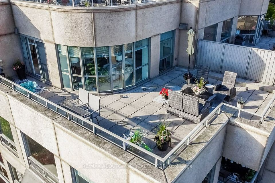 2511 Lakeshore Road W 519, Oakville, ON L6L 6L9 – photo 2