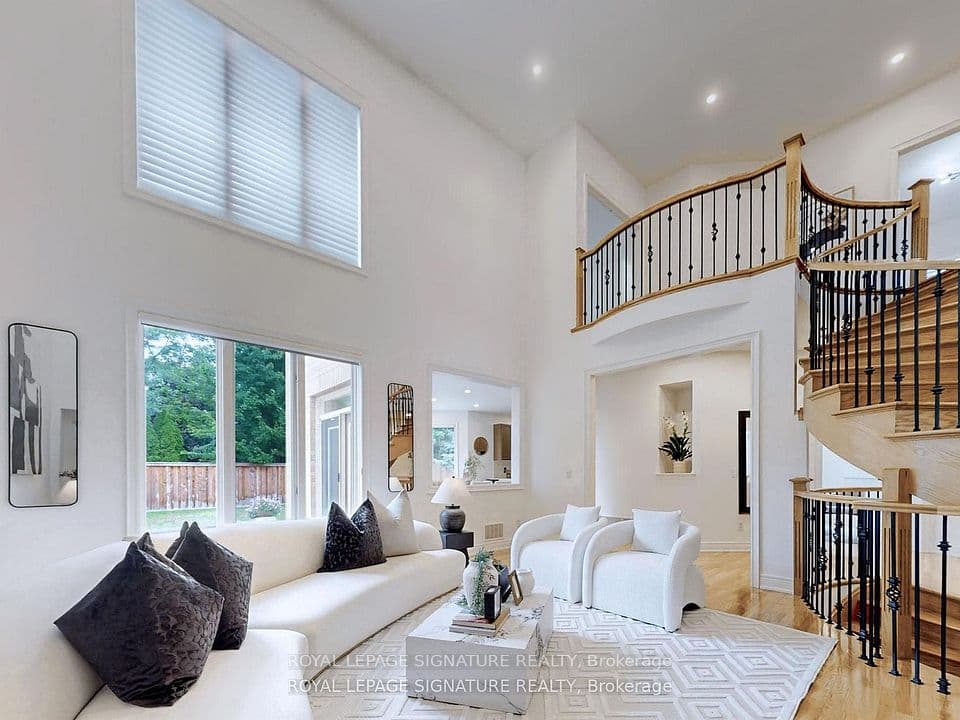 2238 Lyndhurst Drive, Oakville, ON L6H 7V4 – main photo