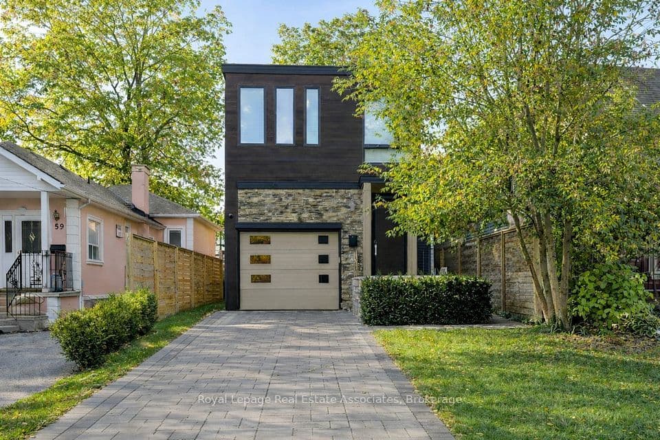 63 Troy Street, Mississauga, ON L5G 1S6 – photo 2