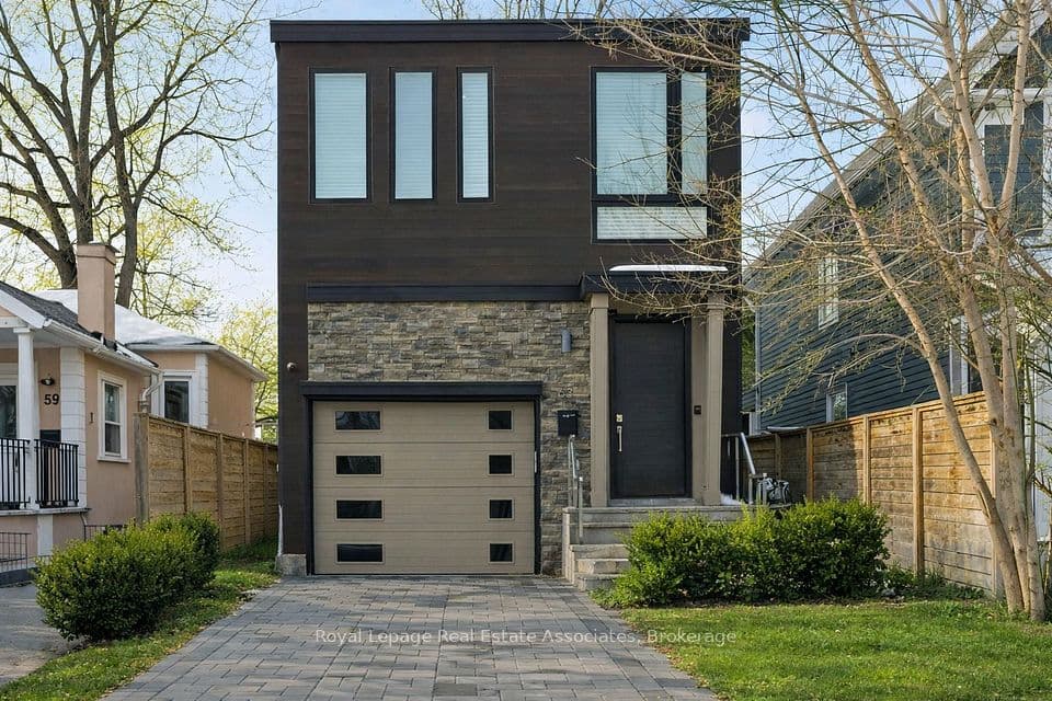 63 Troy Street, Mississauga, ON L5G 1S6 – photo 3