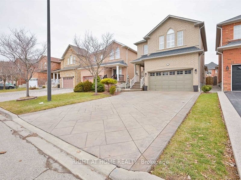 814 Brass Winds Place, Mississauga, ON L5W 1T4 – photo 2