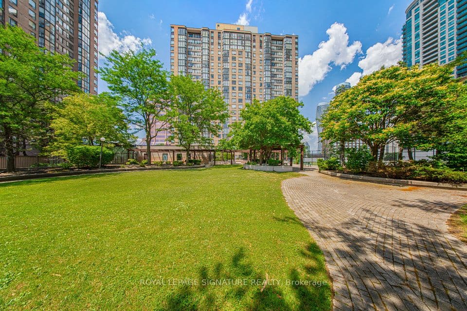 265 Enfield Place 1501, Mississauga, ON L5B 3Y7 – main photo