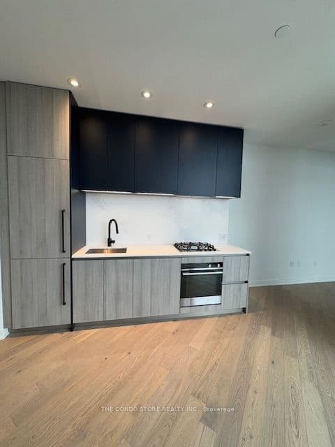 2625 Dundas Street W 809, Toronto, ON M6P 0C5 – photo 2