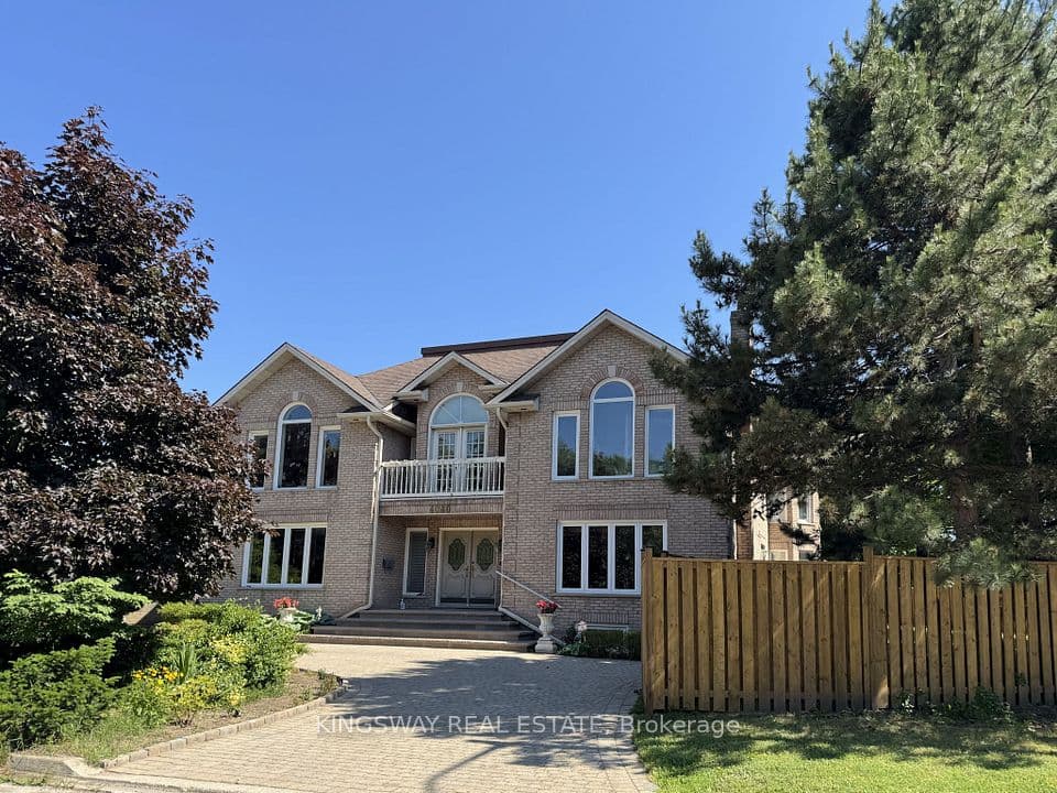 4040 Lookout Court, Mississauga, ON L4W 4E9 – main photo