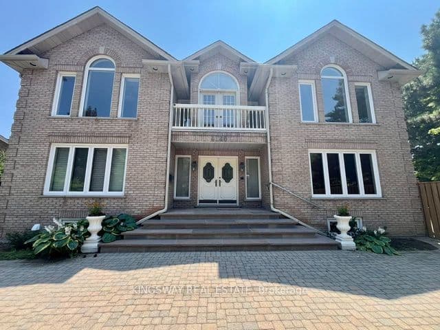 4040 Lookout Court, Mississauga, ON L4W 4E9 – photo 2