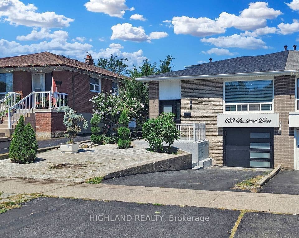 1139 Shadeland Drive, Mississauga, ON L5C 1P2 – main photo