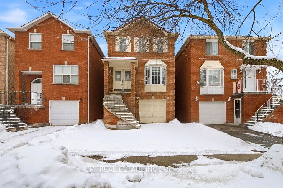 3 Forest Point Drive, Toronto, ON M6M 5E8 – main photo