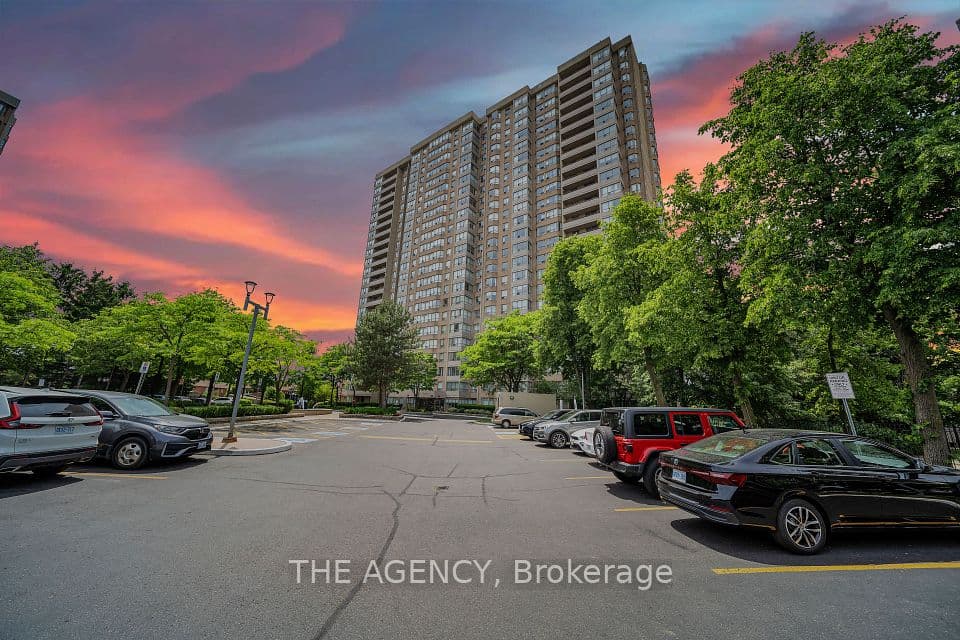 30 Malta Avenue 505, Brampton, ON L6Y 4S5 – main photo