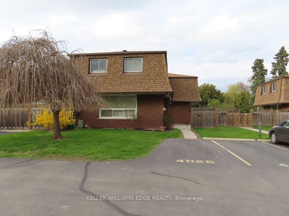 4026 Longmoor Drive 12, Burlington, ON L7L 1X2 – main photo