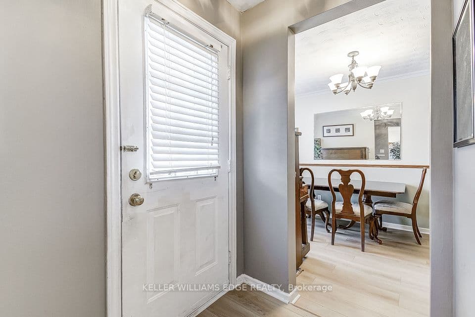 2145 Sandringham Drive, Burlington, ON L7P 1T8 – photo 3