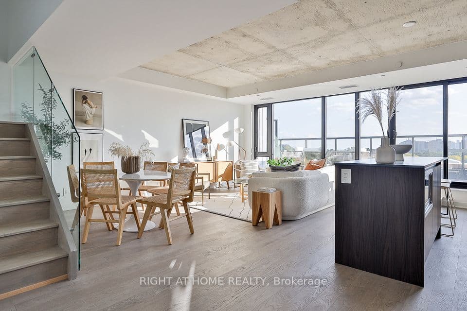 2720 Dundas Street W 607, Toronto, ON M6P 1Y2 – photo 2