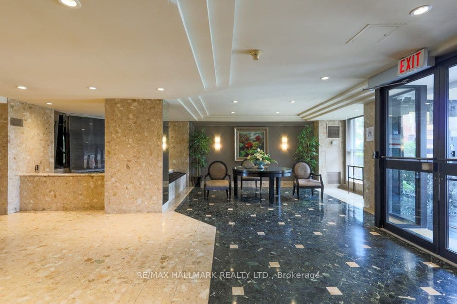 6 Humberline Drive 218, Toronto, ON M9W 6X8 – photo 2