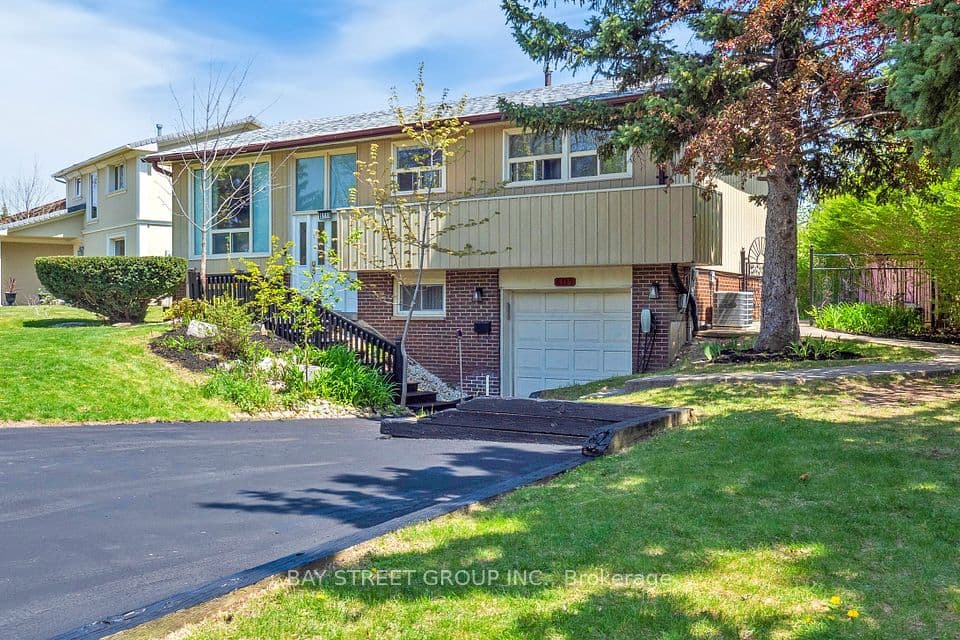 6119 Wabukayne Court, Mississauga, ON L5N 2B1 – photo 3