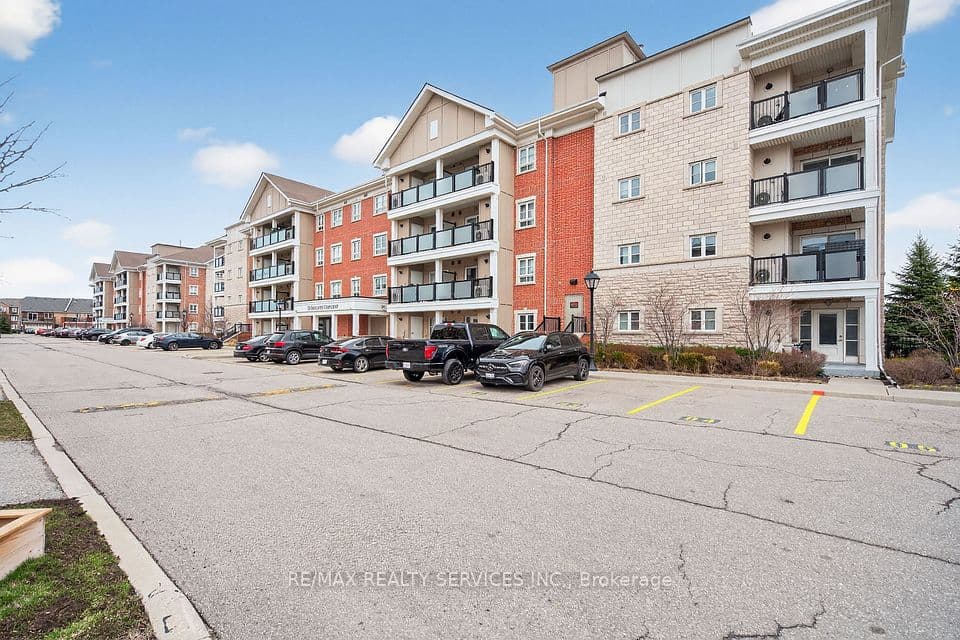70 Baycliffe Crescent 301, Brampton, ON L7A 0Z5 – main photo